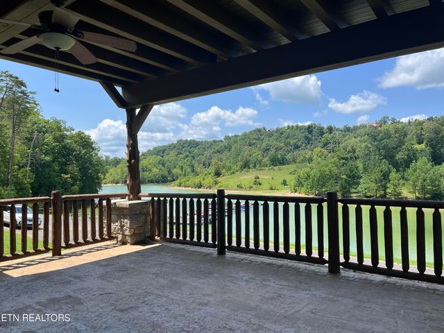 Stone Bridge Drive, Dandridge, TN 37725
