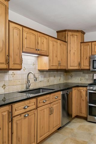 3260 Snelling Avenue N, Arden Hills, MN 55112