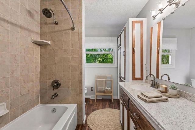 3260 Snelling Avenue N, Arden Hills, MN 55112