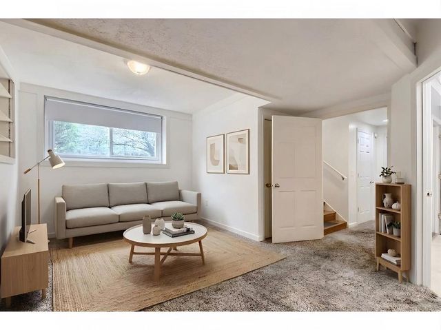 3260 Snelling Avenue N, Arden Hills, MN 55112