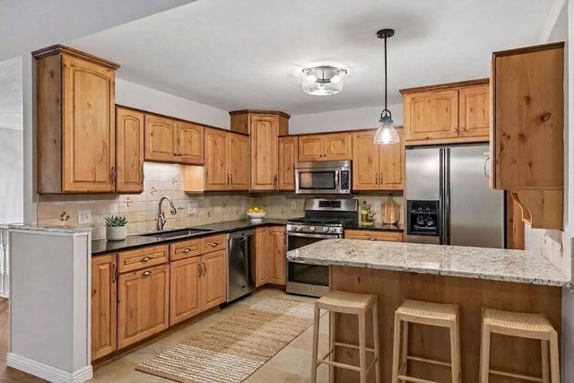3260 Snelling Avenue N, Arden Hills, MN 55112