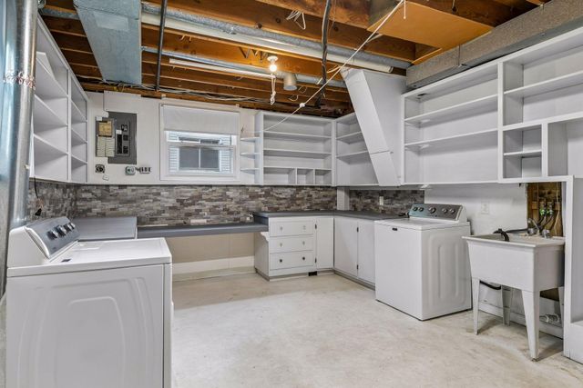 3260 Snelling Avenue N, Arden Hills, MN 55112