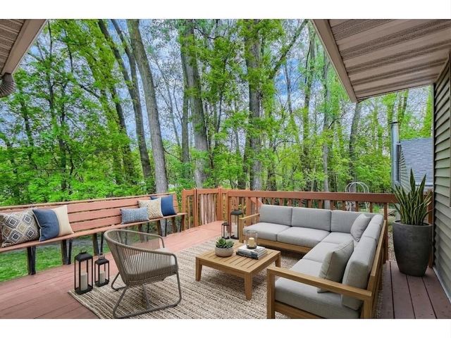 3260 Snelling Avenue N, Arden Hills, MN 55112