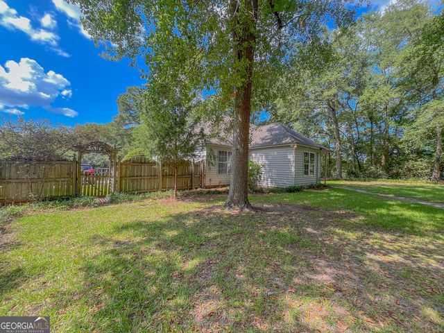 307 Oak Pointe Drive, Dublin, GA 31021