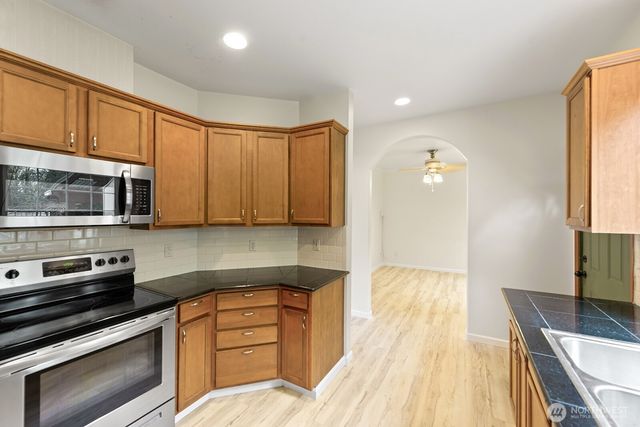 19830 10th Place S, Des Moines, WA 98148