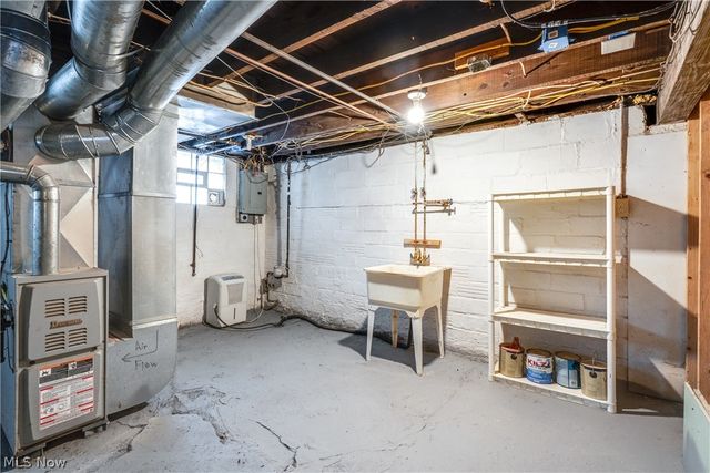 1228 Murray Avenue, Akron, OH 44310