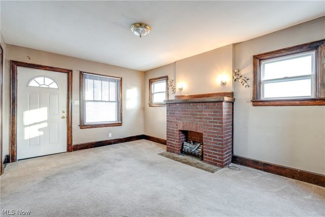 1228 Murray Avenue, Akron, OH 44310