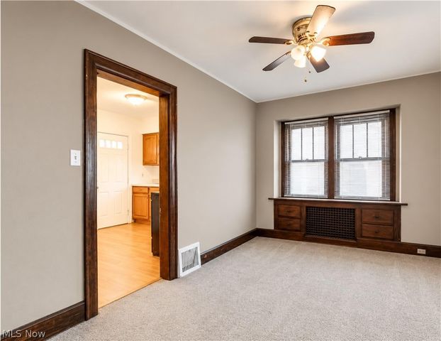1228 Murray Avenue, Akron, OH 44310