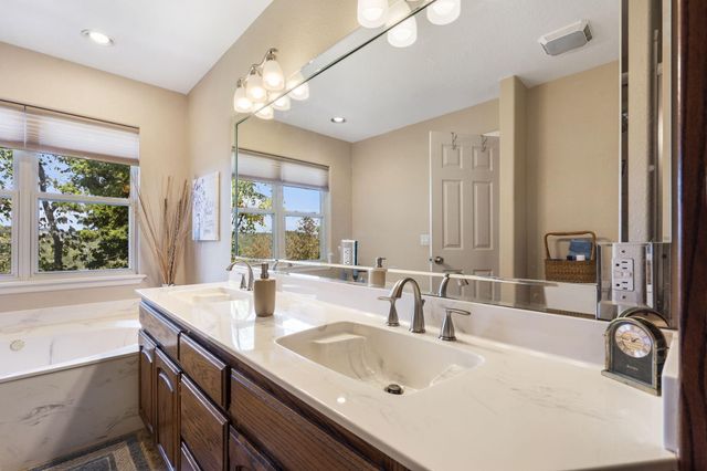 1749 Cedar Ridge Way, Branson West, MO 65737
