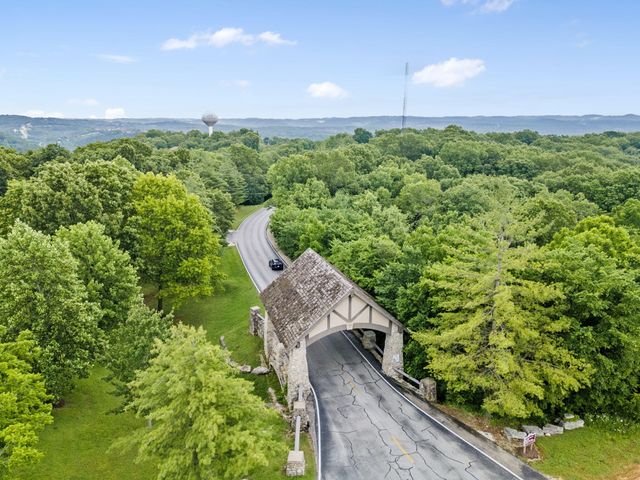 1749 Cedar Ridge Way, Branson West, MO 65737