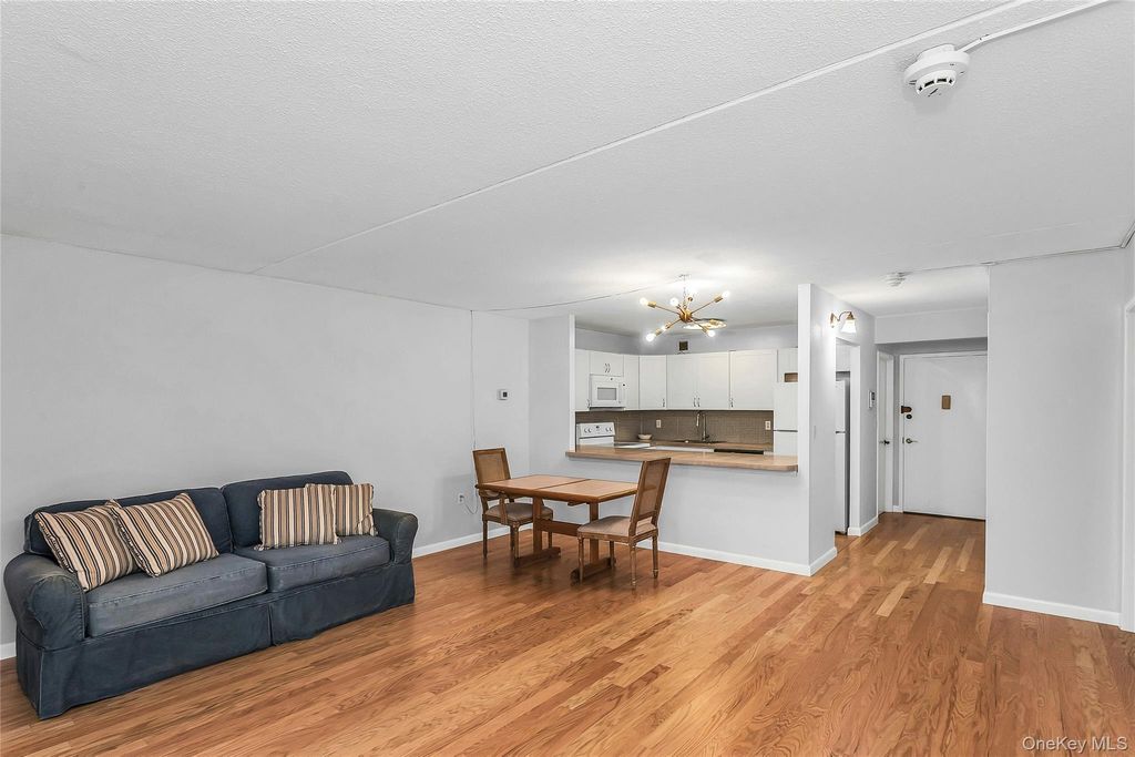 800 Willis Avenue 105, Albertson, NY 11507 — photo 5