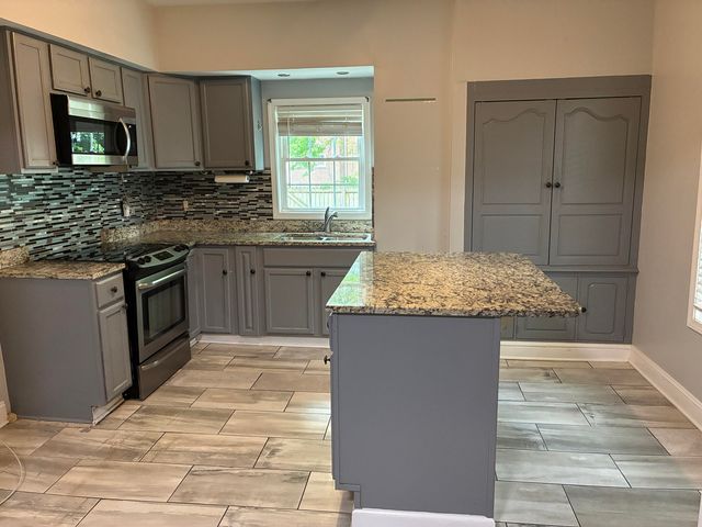 1524 Salem AVE, Roanoke, VA 24016
