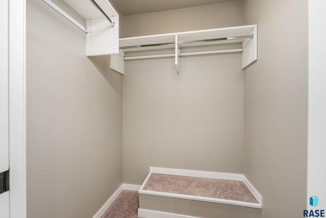 905 N Main St Street, Lennox, SD 57039