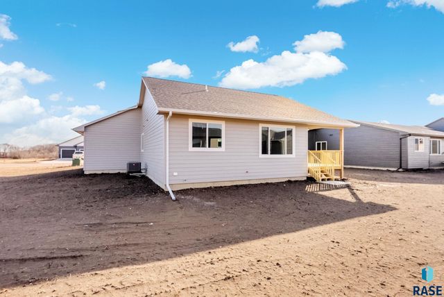 905 N Main St Street, Lennox, SD 57039