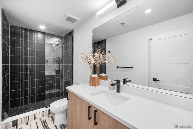 872 S Vine Street, Denver, CO 80209