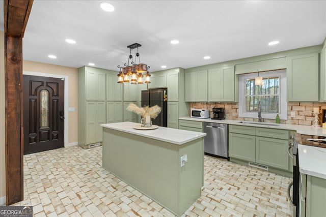 80 Camp Lane, Carrollton, GA 30117