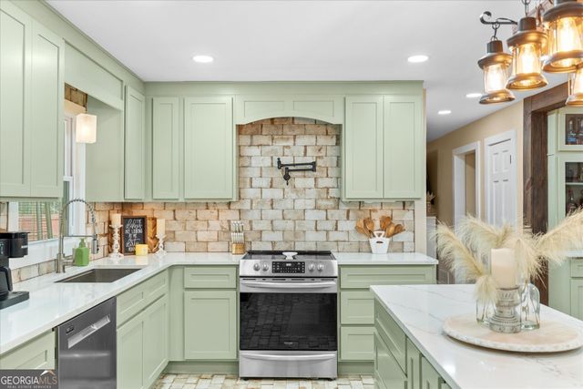 80 Camp Lane, Carrollton, GA 30117