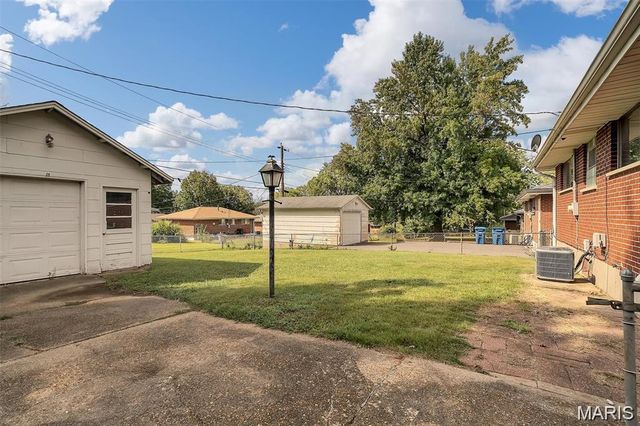 1136 Cove Lane, St Louis, MO 63138