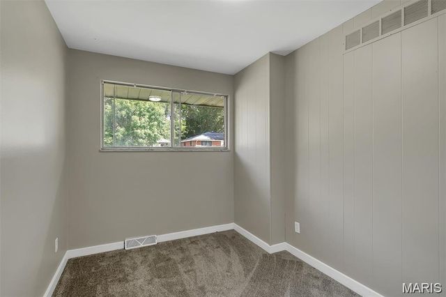 1136 Cove Lane, St Louis, MO 63138