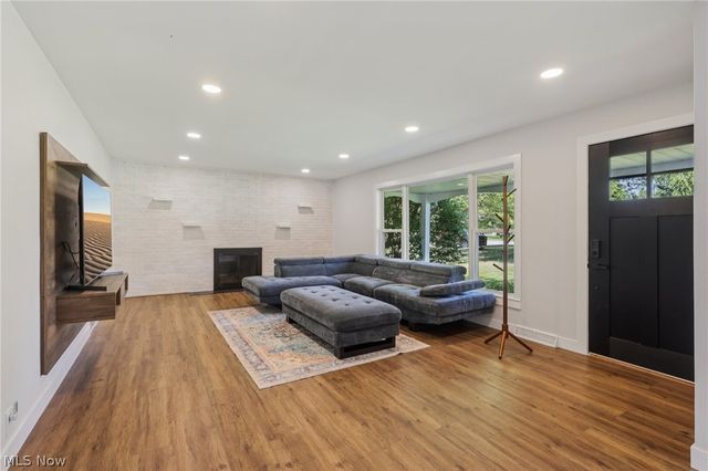 30320 Miles Road, Solon, OH 44139