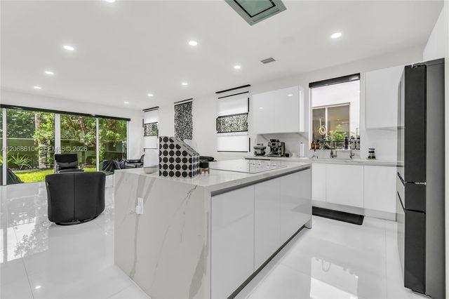 9730 NW 74th Terrace, Doral, FL 33178