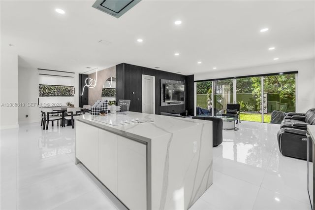 9730 NW 74th Terrace, Doral, FL 33178
