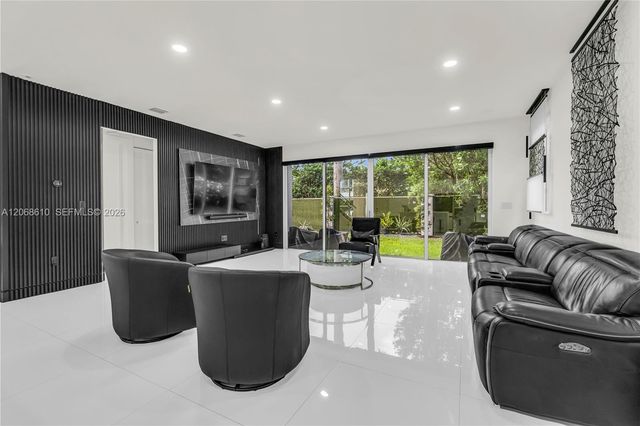 9730 NW 74th Terrace, Doral, FL 33178