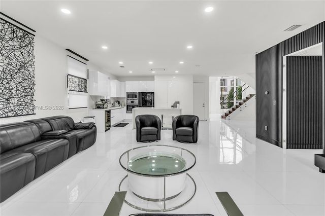 9730 NW 74th Terrace, Doral, FL 33178