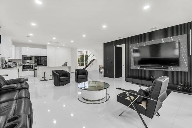9730 NW 74th Terrace, Doral, FL 33178