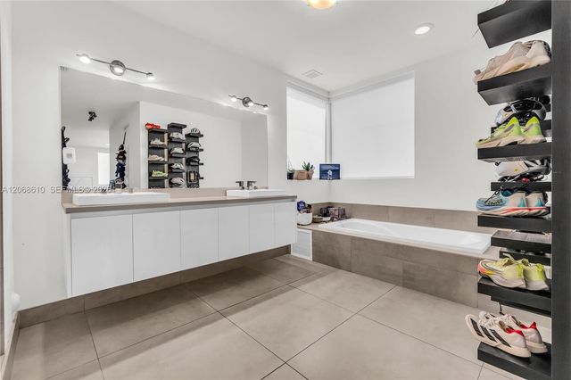 9730 NW 74th Terrace, Doral, FL 33178