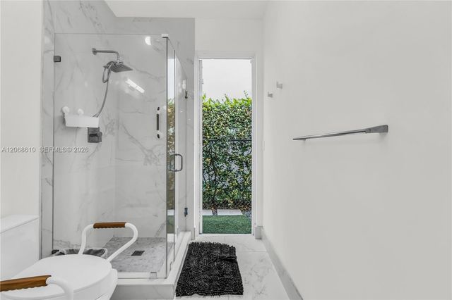 9730 NW 74th Terrace, Doral, FL 33178