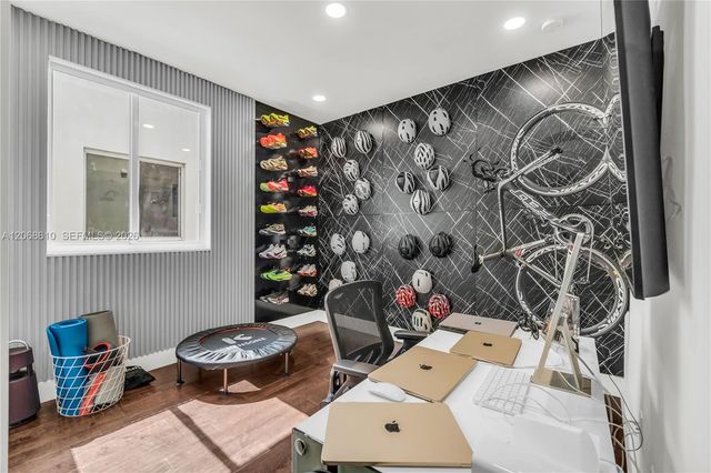 9730 NW 74th Terrace, Doral, FL 33178