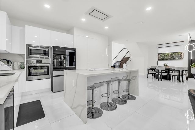 9730 NW 74th Terrace, Doral, FL 33178