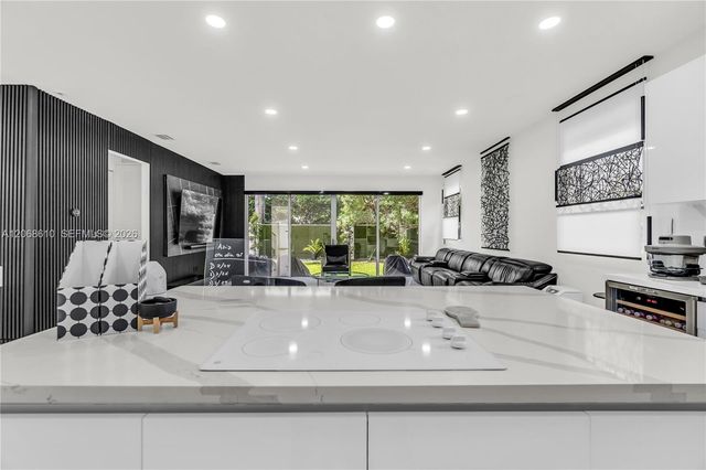 9730 NW 74th Terrace, Doral, FL 33178