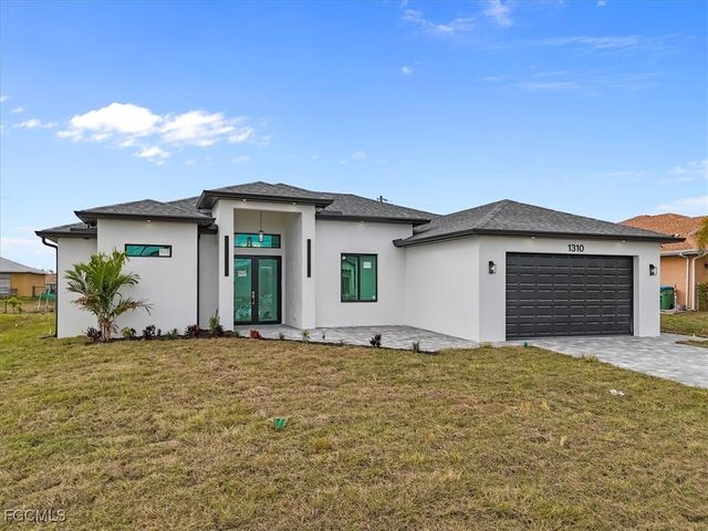 1310 NE 7th PL, Cape Coral, FL 33909