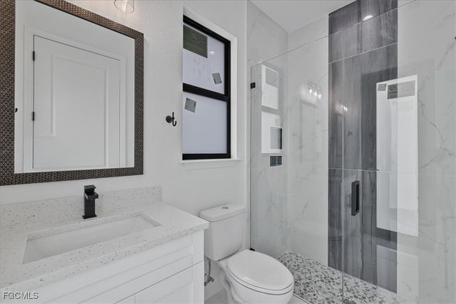 1310 NE 7th PL, Cape Coral, FL 33909