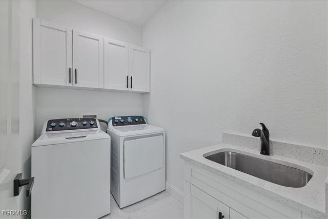 1310 NE 7th PL, Cape Coral, FL 33909