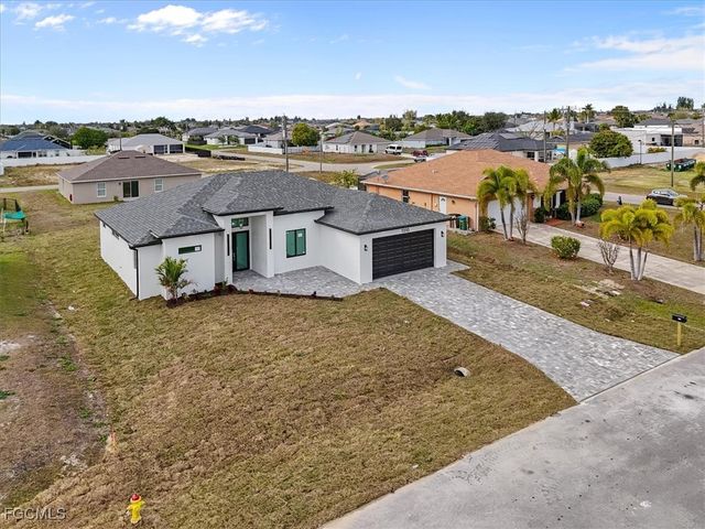 1310 NE 7th PL, Cape Coral, FL 33909