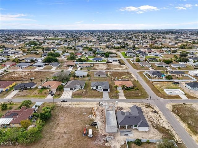 1310 NE 7th PL, Cape Coral, FL 33909