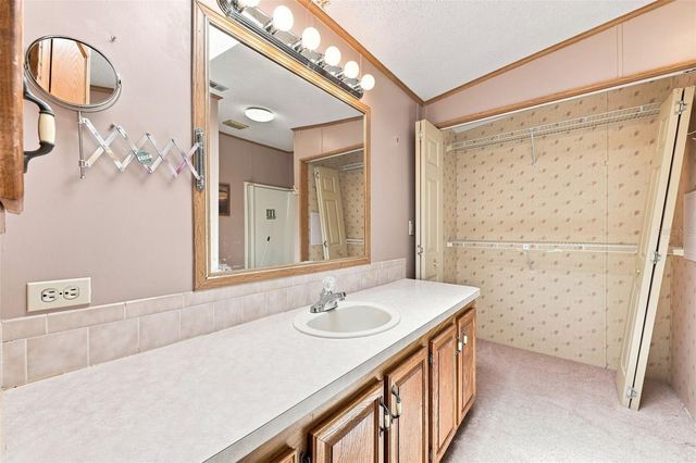 3215 WEKIVA ROAD, Tavares, FL 32778