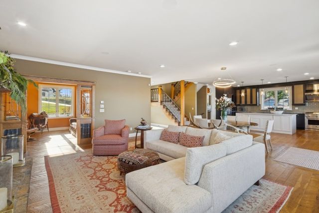 3770 Cottage Reserve Rd NE, Solon, IA 52333