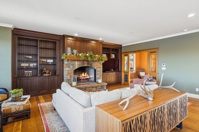 3770 Cottage Reserve Rd NE, Solon, IA 52333