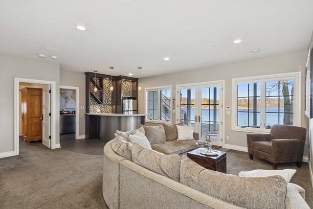 3770 Cottage Reserve Rd NE, Solon, IA 52333