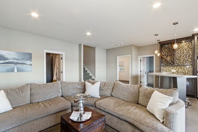 3770 Cottage Reserve Rd NE, Solon, IA 52333