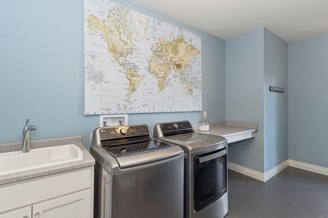 3770 Cottage Reserve Rd NE, Solon, IA 52333