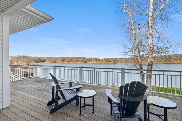 3770 Cottage Reserve Rd NE, Solon, IA 52333