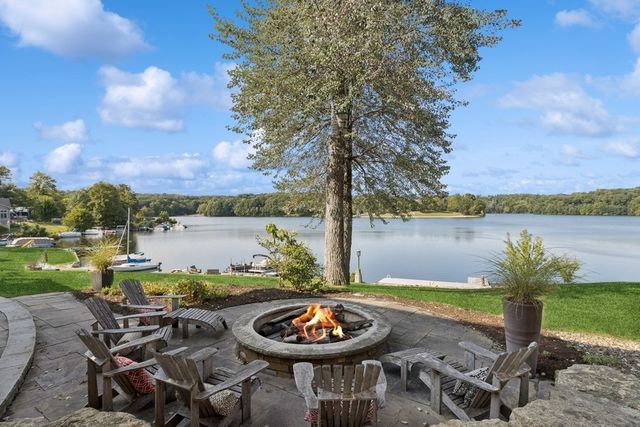 3770 Cottage Reserve Rd NE, Solon, IA 52333