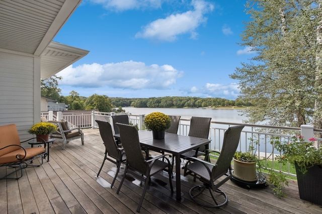 3770 Cottage Reserve Rd NE, Solon, IA 52333