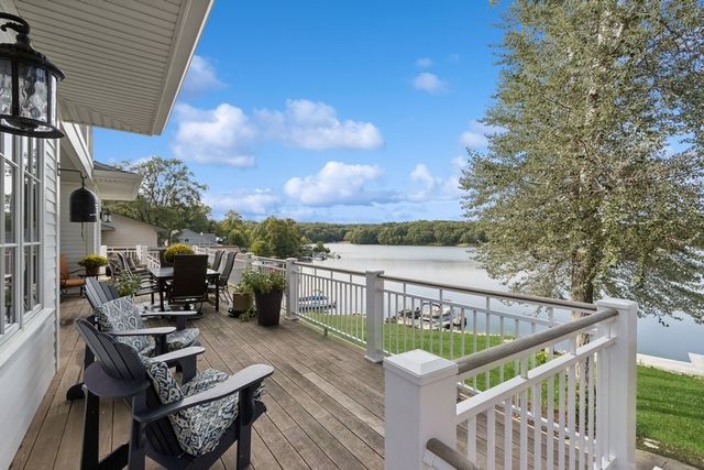 3770 Cottage Reserve Rd NE, Solon, IA 52333