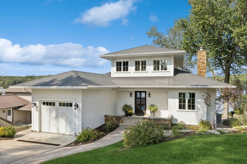 3770 Cottage Reserve Rd NE, Solon, IA 52333